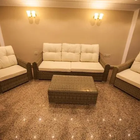Comet Deluxe Aparthotel