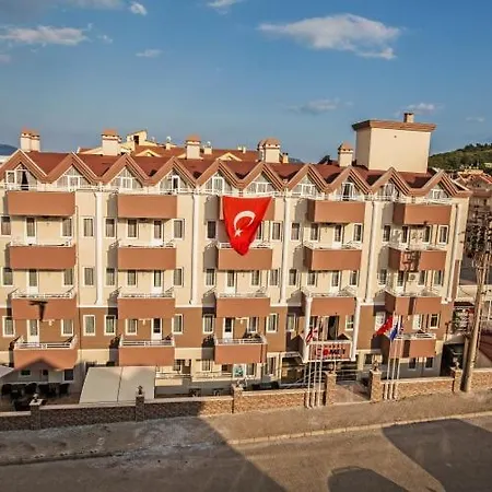 Comet Deluxe アパートホテル マルマリス