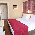 Comet Deluxe Lägenhetshotell *