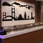 Lägenhetshotell Comet Deluxe *