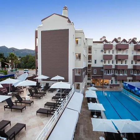 Aparthotel Comet Deluxe *