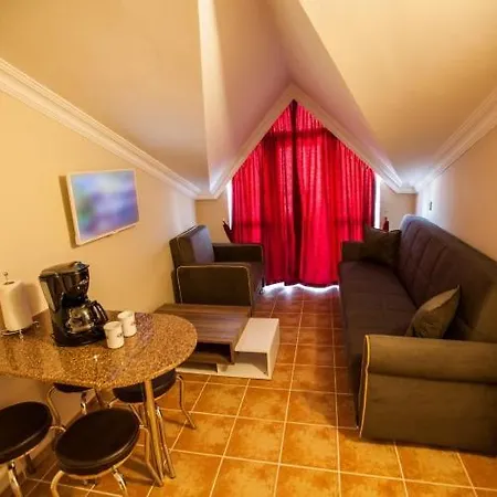 Aparthotel Comet Deluxe *