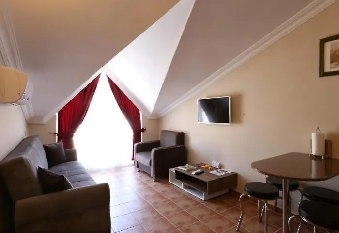 Aparthotel Comet Deluxe *