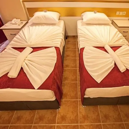 Comet Deluxe Aparthotel