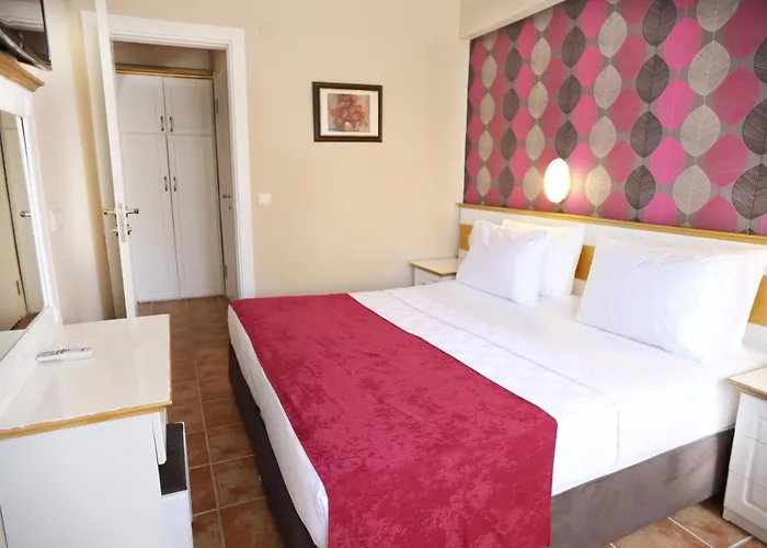 Comet Deluxe Apart-hotel *