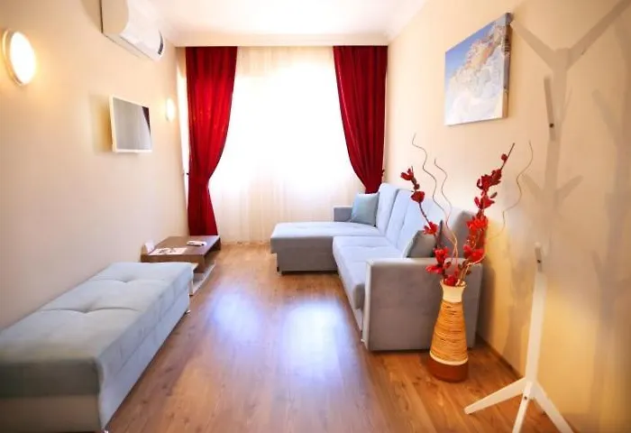 Comet Deluxe Apart-hotel *
